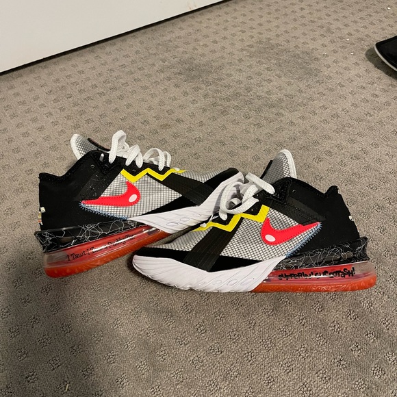 Space Jam x Lebron 18 low Sylvester x tweety - Picture 2 of 10
